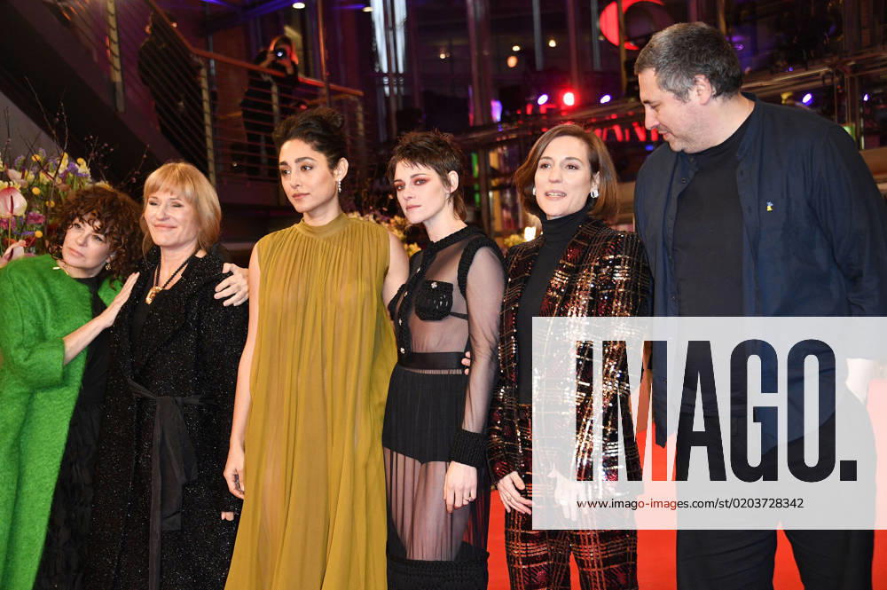 Francine Maisler, Valeska Grisebach, Golshifteh Farahani, Kristen Stewart, Carla Simon and Radu Jude at the Closing Ceremony with Award Ceremony at the Berlinale 2023 73 Berlin International Film Festival at the Berlinale Palast Berlin, 25 02 2023 Foto:xN.xKubelkax xFuturexImage