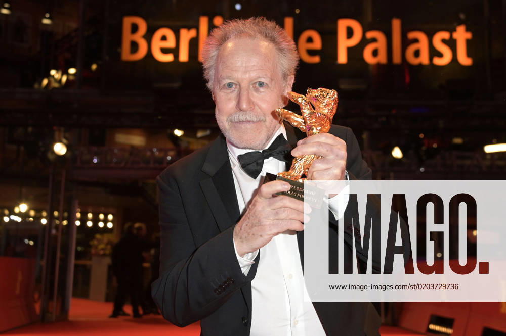 Nicolas Philibert with the Golden Bear for Best Film for Sur lAdamant On the Adamant at the Closing Ceremony with Award Ceremony at the Berlinale 2023 73 Berlin International Film Festival at the Berlinale Palast Berlin, 25 02 2023. Foto:xF.xFuturexImage