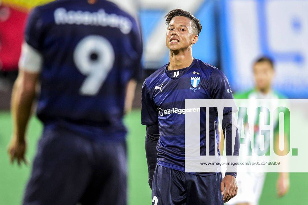 Vilnius, Litauen - 150721 Malmö FFs Tobias Sana deppar efter missad malchans - UEFA Europa League Quali 2015 2016 - Zalgiris Vilnius vs Malmö FF - - ZUMAb138