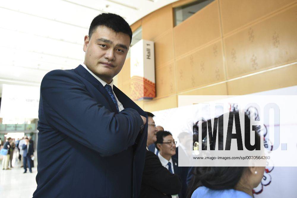 (CHINA OUT) Former Basketball player Yao Ming of China arrives at the Kuala Lumpur Convention Centre prior to the 128th IOC Session on July 28, 2015 in Kuala Lumpur, Malaysia. CFP470890159