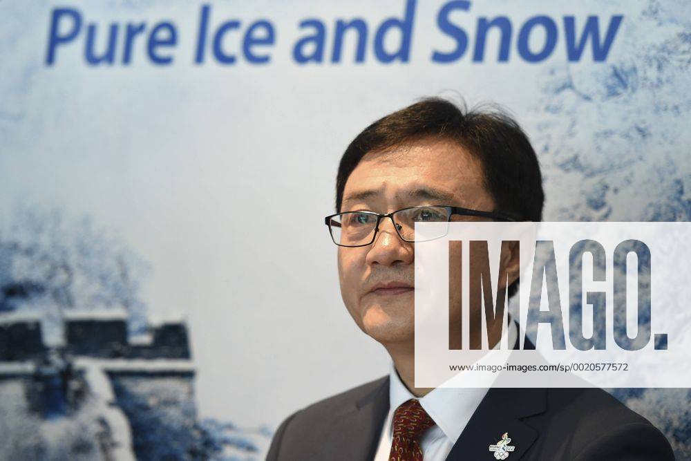 (CHINA OUT) Zhai Qing, Vice-Minister of China s Ministry of Environmental Protection, attends the Beijing Bid Committee press briefing of the 128th IOC Session on July 30, 2015 in Kuala Lumpur, Malaysia. CFP470956613