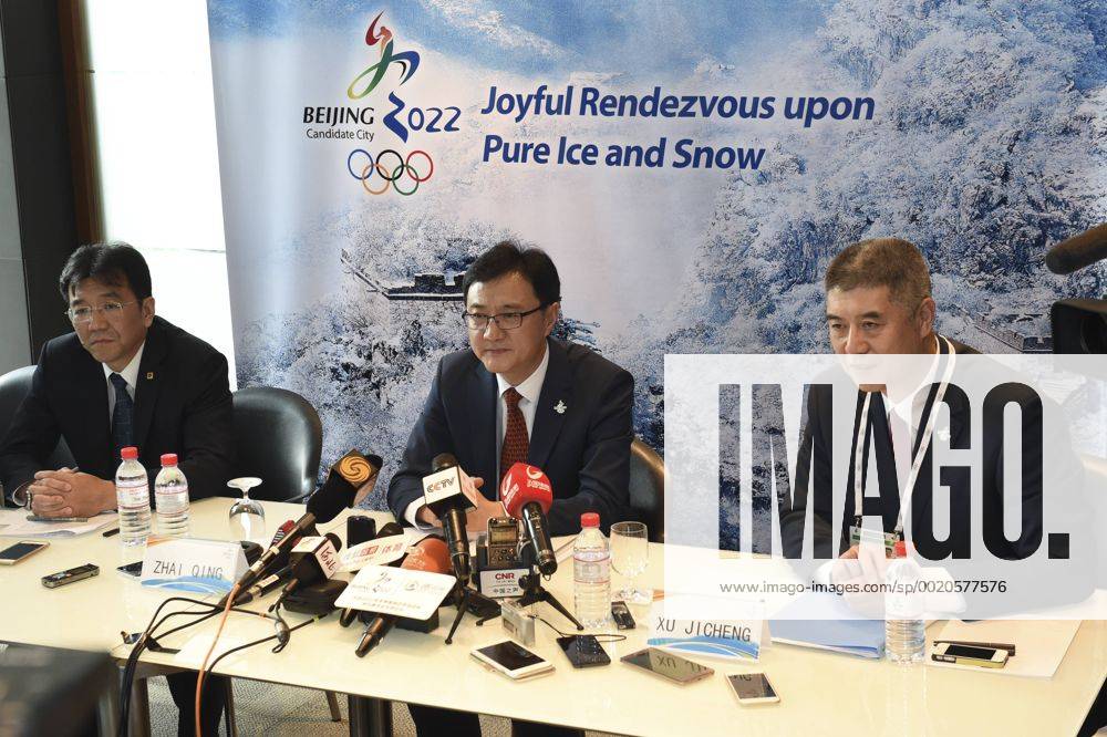 (CHINA OUT) (L - R) Fang Li, vice head of the Beijing Municipal Environmental Protection Bureau, Zhai Qing, Vice-Minister of China s Ministry of Environmental Protection, and Chinese basketball commentator Xu Jicheng attend the Beijing Bid Committee press briefing of the 128th IOC Session on July 30, 2015 in Kuala Lumpur, Malaysia. CFP470956617