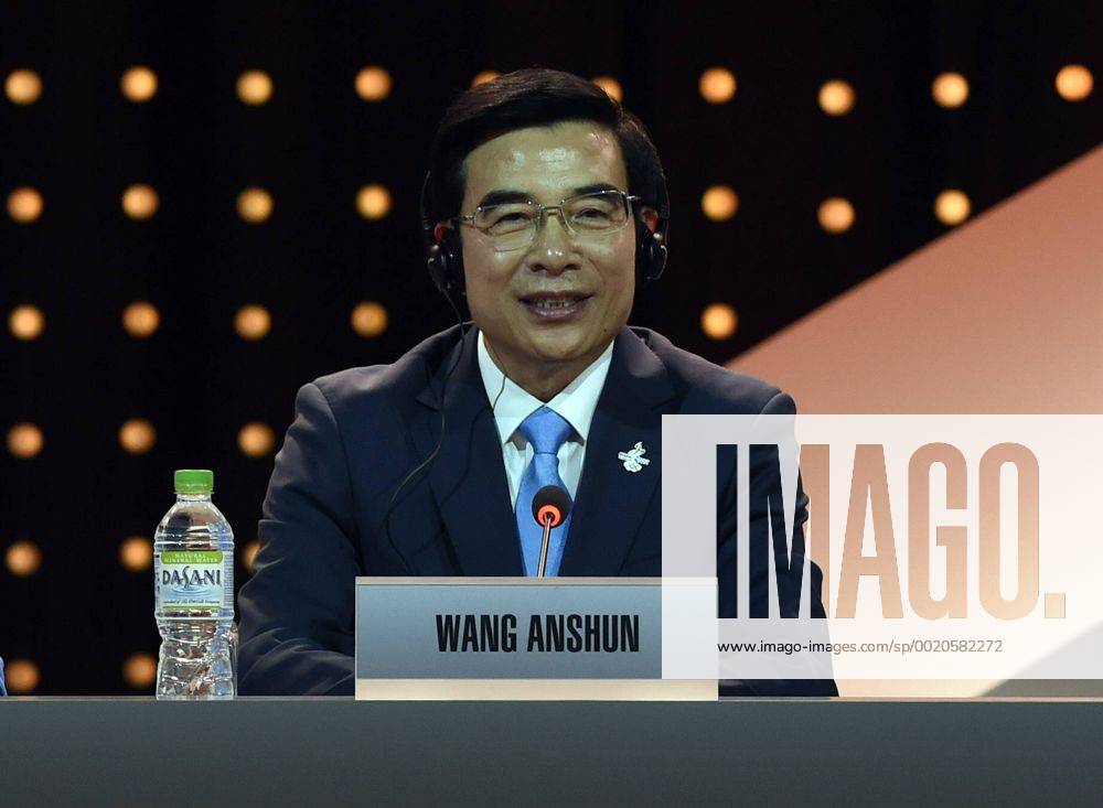 (150731) -- KUALA LUMPUR, July 31, 2015 -- Wang Anshun, Beijing mayor and president of the Beijing 2022 Olympic Winter games Winterspiele Spiele Summer games Bid Committee, answers questions after Beijing s 2022 Olympic Winter Games bid presentation at the 128th IOC session in Kuala Lumpur, Malaysia, on July 31, 2015. The session will decide the host cities of the 2022 Olympic Winter Games and the 2020 Youth Olympic Winter Games.Wang Lili) (SP)MALAYSIA-KUALA LUMPUR-128TH IOC SESSION GongxLei