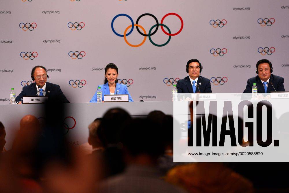(150731) -- KUALA LUMPUR, July 31, 2015 -- The Beijing 2022 Olympic Winter games Winterspiele Spiele Summer games presentation delegation holds a press conference PK Pressekonferenz after their presentation at the 128th International Olympic Committee (IOC) session in Kuala Lumpur, Malaysia, on July 31, 2015. The session will decide the host cities of the 2022 Olympic Winter Games and the 2020 Youth Olympic Winter Games. ) (SP)MALAYSIA-KUALA LUMPUR-128TH IOC SESSION-PRESS CONFERENCE ChongxVoonxChung