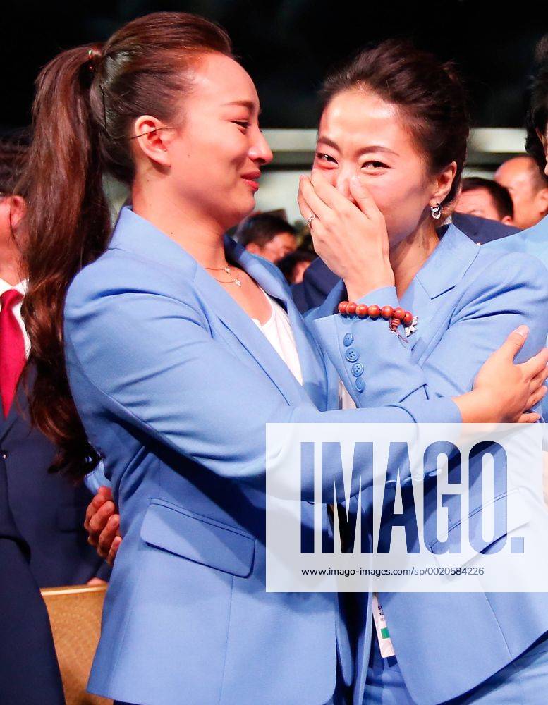 (150731) -- KUALA LUMPUR, July 31, 2015 -- Shen Xue (R) and Li Nina, memebers of Beijing 2022 Olympic Winter games Winterspiele Spiele Summer games bid delegation, react after Beijing won the bid at the 128th International Olympic Committee session in Kuala Lumpur, Malaysia, Friday, July 31, 2015. ) (SP)MALAYSIA-KUALA LUMPUR-IOC-2022 WINTER OLYMPICS-BEIJING WangxLili