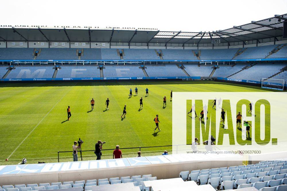 Aug. 4, 2015 - Malmö, Sverige - Champions League, Training Malmö FF - ZUMAb138