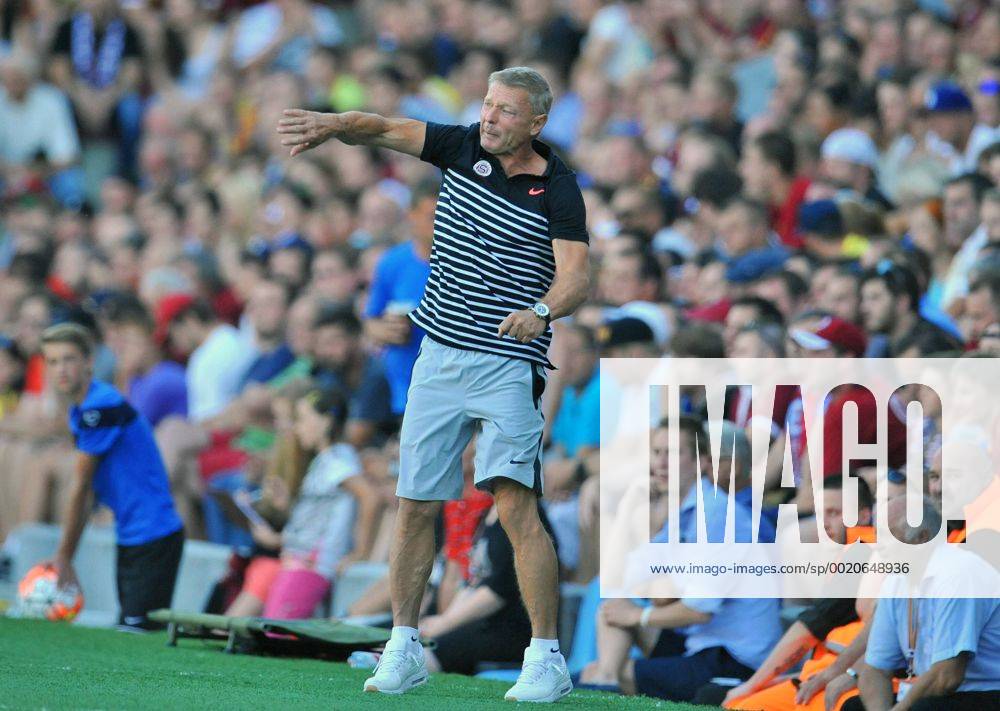 AC Sparta head coach Zdenek Scastny gestures during the third qualifying round of the Champions League return match between AC Sparta Prague and CSKA Moscow in Prague, Czech Republic, on Wednesday, August 5, 2015. (CTKxPhoto MichalxDolezal) CTKPhotoP201508050773601 dol 003