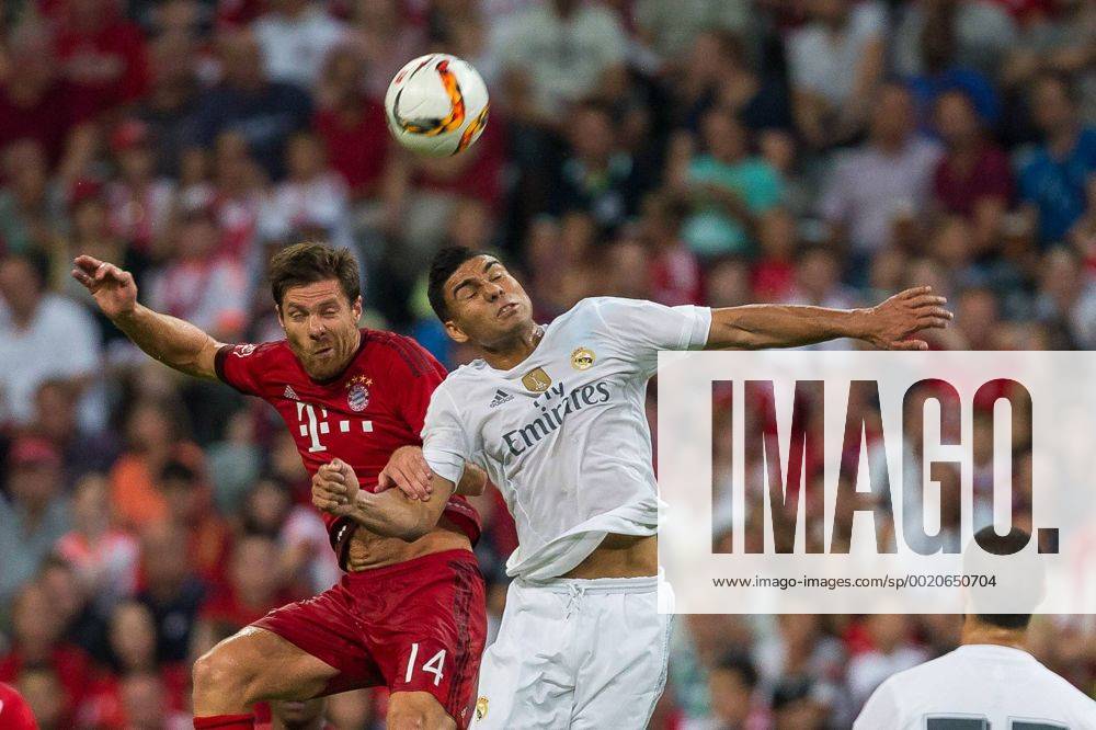 Mittwoch, 05.08.2015, Audi Cup, Saison 2015 2016, Finale in Muenchen, FC Bayern München - Real Madrid, v-l Xabi Alonso (FC Bayern 14) Casemiro (Real Madrid 14) DeFodi507