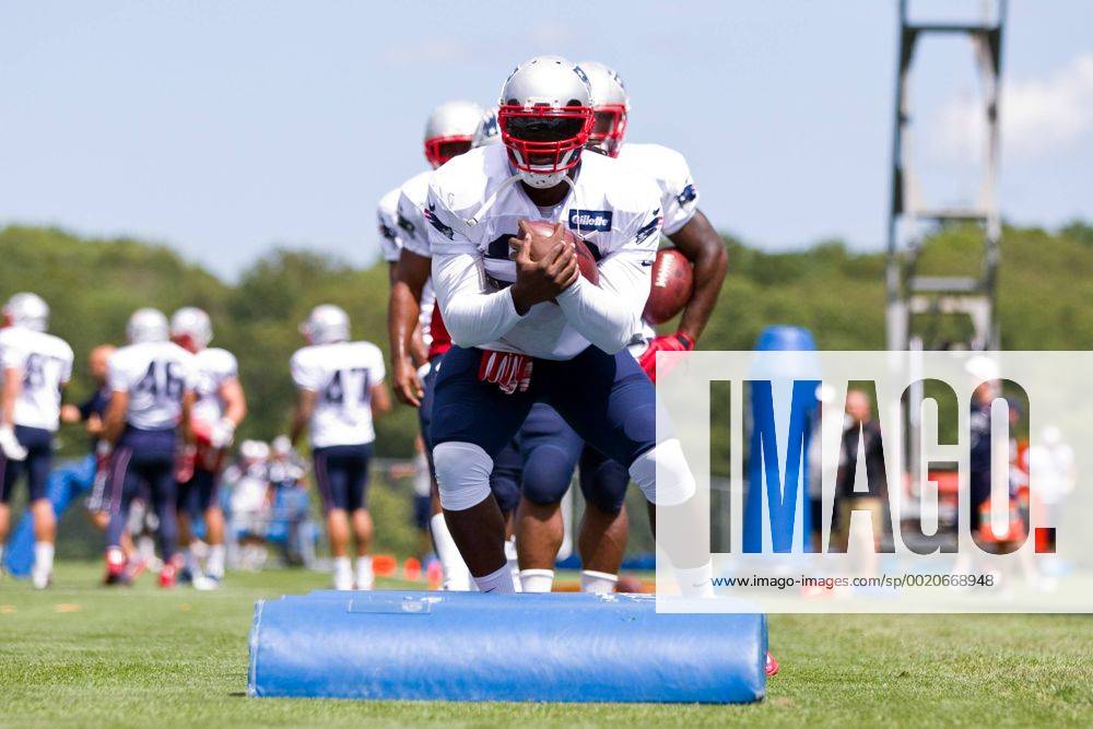 New England Patriots running back LeGarrette Blount (29) participate in drills during NFL American Football Herren USA training camp at Gillette Stadium. NFL 2015: Patriots Training Camp AUG 07 - ZUMAc04_