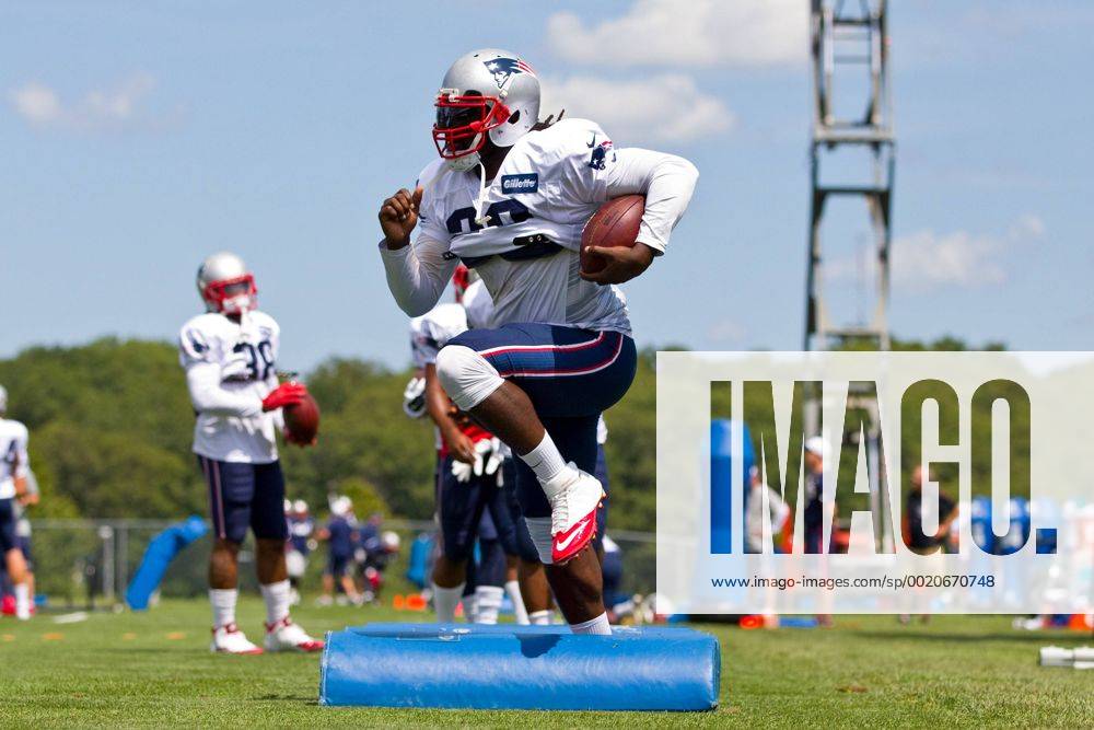 New England Patriots running back LeGarrette Blount (29) participate in drills during NFL American Football Herren USA training camp at Gillette Stadium. NFL 2015: Patriots Training Camp AUG 07 - ZUMAc04_