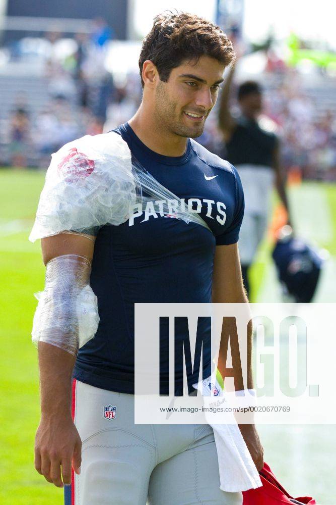 New England Patriots quarterback Jimmy Garoppolo (10) leaves the field after NFL American Football Herren USA training camp practice at Gillette Stadium. NFL 2015: Patriots Training Camp AUG 07 - ZUMAc04_
