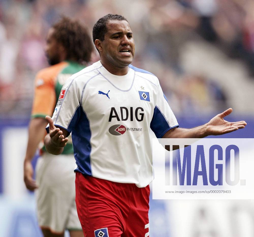 Ailton (HSV) ratlos Fußball 1. BL Herren Saison 2005 2006, Hamburger SV - SV Werder Bremen 1:2 Einzelbild Hamburg Enttäuschung,