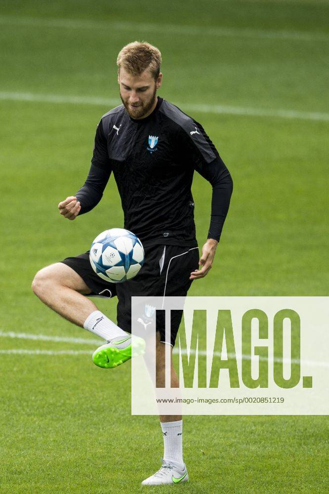 Aug. 24, 2015 - Malmö, Sverige - 150824 Malmö FFs Rasmus Bengtsson during practice session of Malmö FF for the Champions League Playoff match. - ZUMAb138
