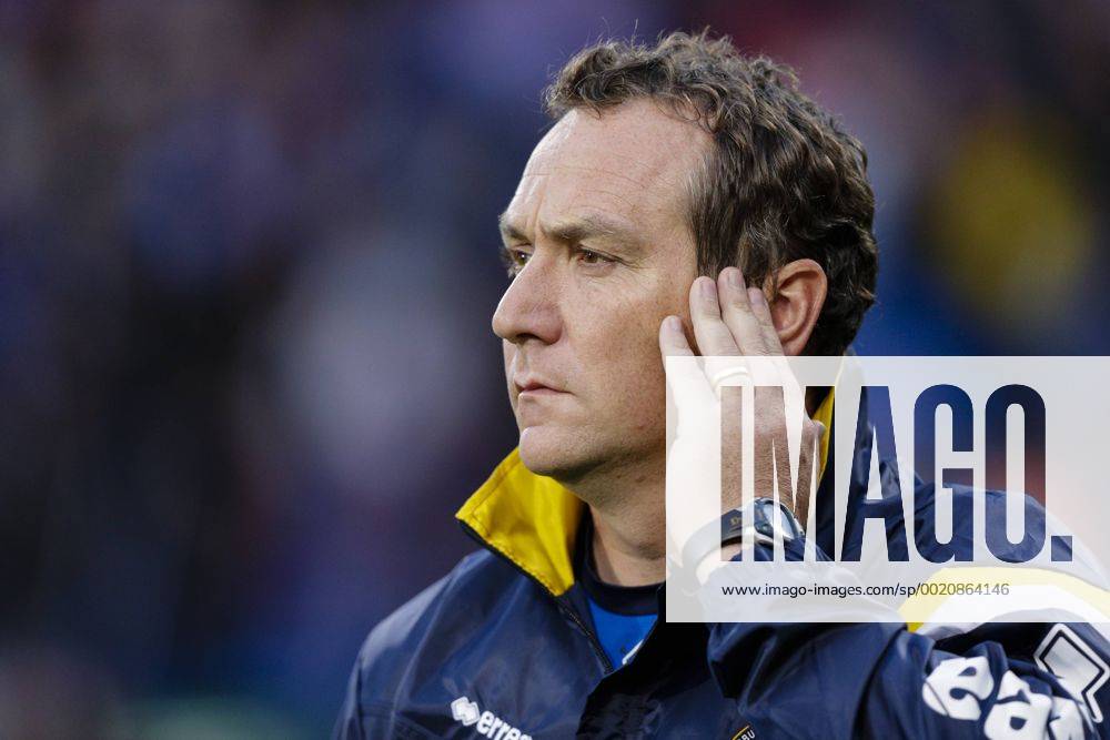 London, England. Capital One Cup 2nd Round. Crystal Palace versus Shrewsbury. Shrewsbury Town manager Micky Mellon before kick off Mercerx ActionPlus11653578