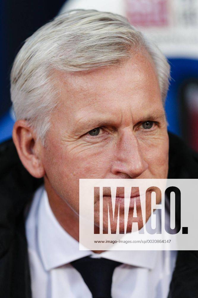 London, England. Capital One Cup 2nd Round. Crystal Palace versus Shrewsbury. Crystal Palace& x2019;s Manager Alan Pardew before kick off Mercerx ActionPlus11653579