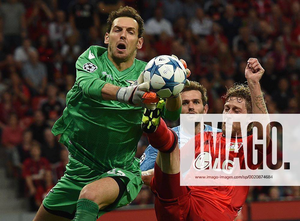 Fussball Champions League Quali, Bayer 04 Leverkusen - Lazio Rom,, v.l. Etrit Berisha (Lazio Rom), Stefan Kiessling Kießling (Bayer Leverkusen)