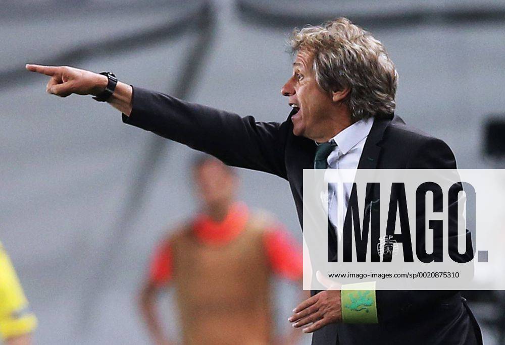 MOSCOW REGION, RUSSIA. AUGUST 26, 2015. Sporting s manager Jorge Jesus gestures as he instructs his team in their UEFA Champions League play-off series football match against CSKA Moscow at Arena Khimki. Artyom Korotayev TASS TS00B84D