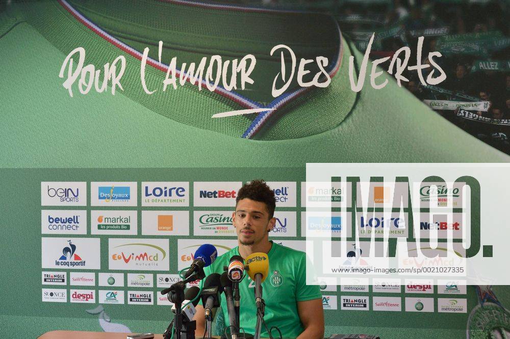 Kevin Malcuit FOOTBALL : Kevin Malcuit et Robert Beric - Nouvelles recrues de Saint Etienne - Ligue 1 - 10 09 2015 FredericChambert Panoramic