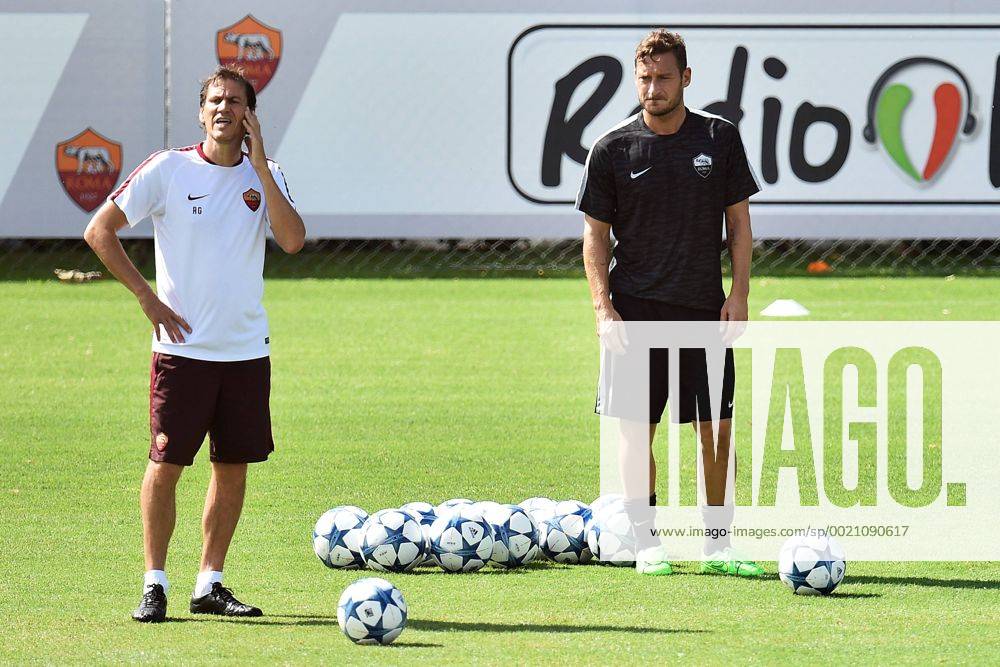 Rudi Garcia, Francesco Totti Football Champions League 2015 2016 AS Roma training andreaxstaccioli