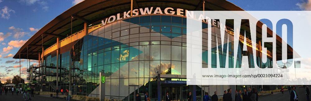 Volkswagen Arena Stadion, Fussballstadion, Aussenansicht, Architektur, aussen VFL WOLFSBURG - ZSKA MOSKAU , Fussball UEFA Champions League, Gruppenphase, Wolfsburg, 15.09.2015 CL Saison 2015 2016,