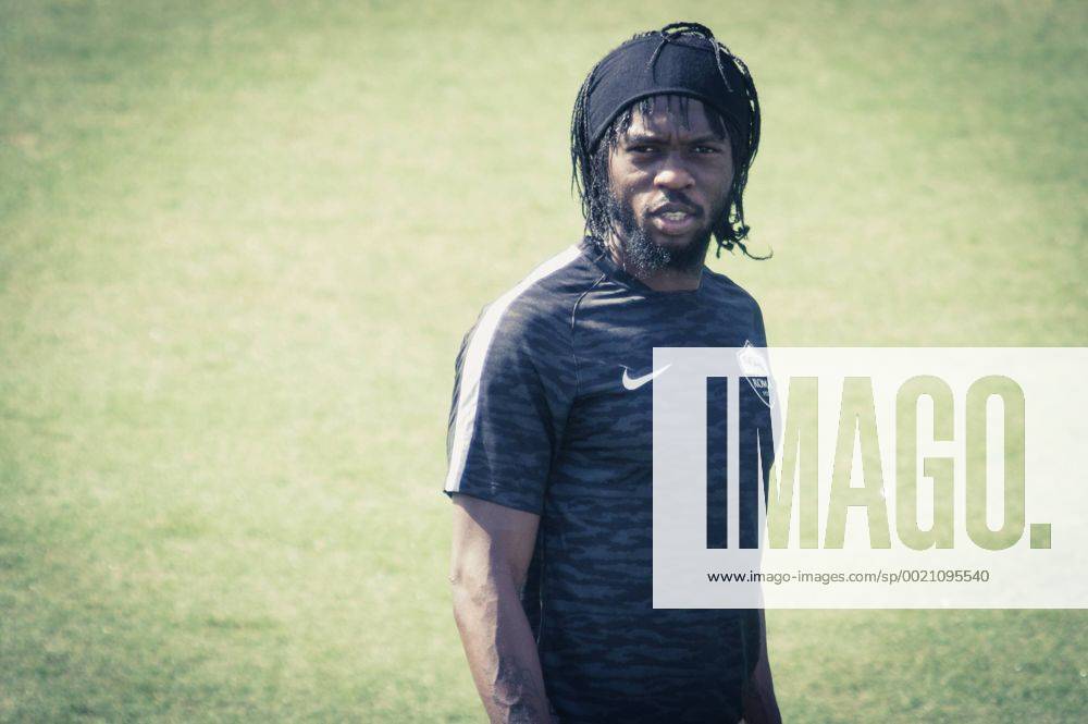 Aktuell Fußball, Champions League, Training AS Rom Sept. 15, 2015 - Rome, Italy - Roma s forward Gervinho warms up during a training session, on the eve of the team s Champions League football match against FC Barcelone, at the Trigoria training ground in the outskirts of Rome, on September 15, 2015. Training and press conference PK Pressekonferenz Asroma - ZUMAn230