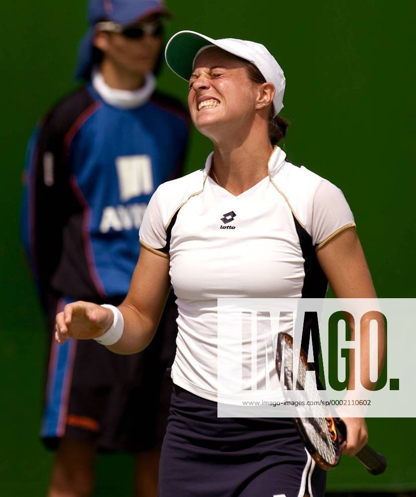 Martina Müller (Deutschland) verzweifelt Tennis Damen Australian Open 2006, WTA Tour, Grand Slam Einzelbild Melbourne Verzweiflung,