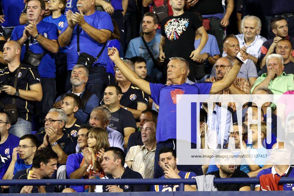 SOCCER - CL, Zagreb vs Arsenal ZAGREB,CROATIA,16.SEP.15 - SOCCER - UEFA Champions League, group stage, GNK Dinamo Zagreb vs FC Arsenal. Image shows fans of Zagreb. GEPAxpictures Klansek