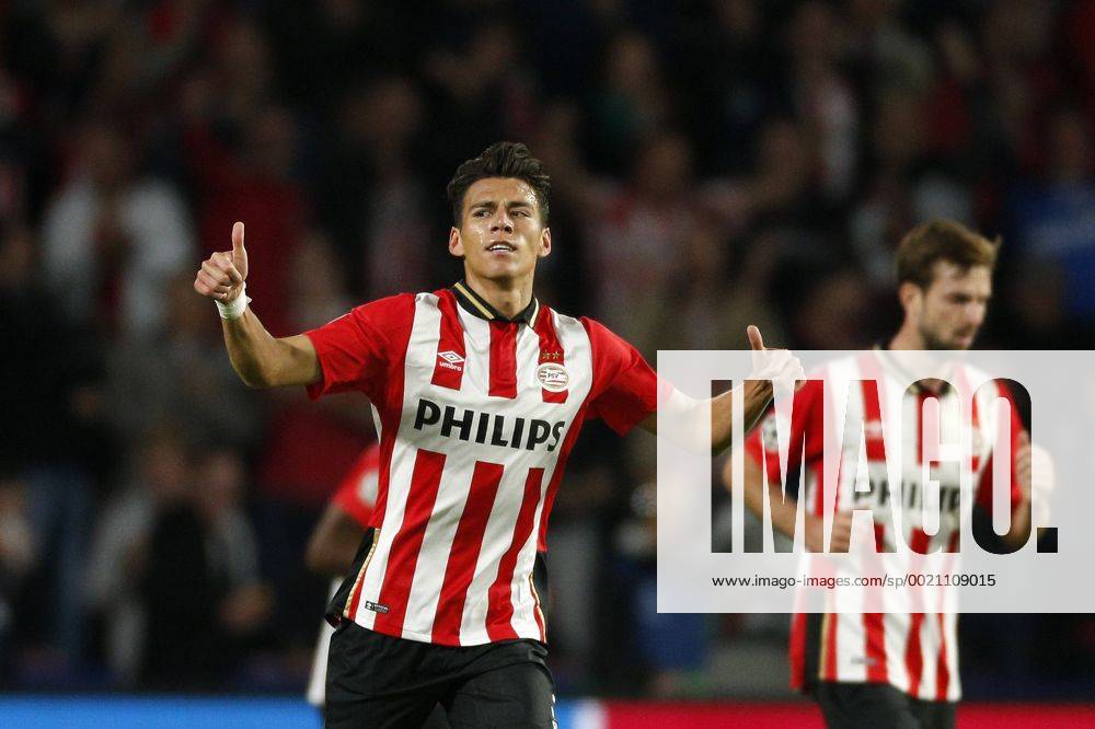 Hector Moreno of PSV during the UEFA Champions League group B match between PSV Eindhoven and Manchester United ManU on September 15, 2015 at the Philips stadium in Eindhoven, The Netherlands. PSV Eindhoven v Manchester United UEFA Champions League 2015 2016 JeroenxPutmansxIVx 4337149