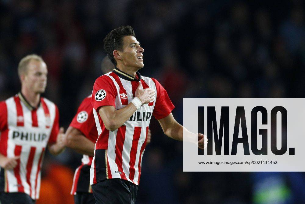 Hector Moreno of PSV during the UEFA Champions League group B match between PSV Eindhoven and Manchester United ManU on September 15, 2015 at the Philips stadium in Eindhoven, The Netherlands. PSV Eindhoven v Manchester United UEFA Champions League 2015 2016 JeroenxPutmansxIVx 4338049