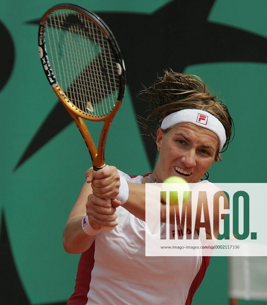 Svetlana Kuznetsova (Rußland) - beidhändige Rückhand Tennis Damen French Open 2006, Grand Slam, WTA Tour, Vdig, Einzelbild Roland Garros Paris Dynamik,