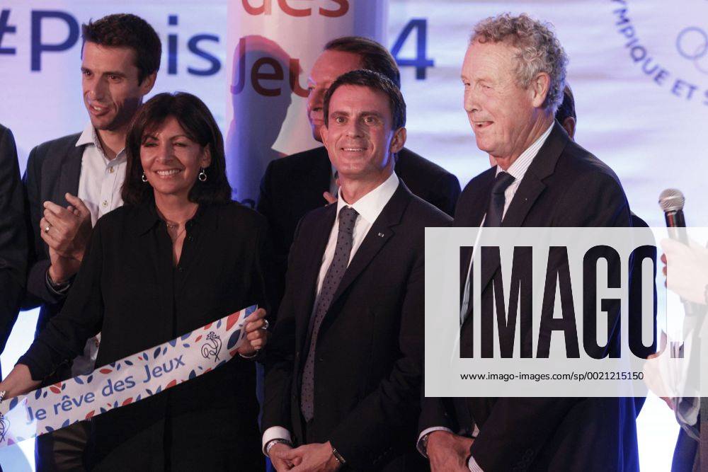 Aktuell Olympia 2024, Ausrichter-Kandidat Paris präsentiert Kampagne Anne Hidalgo ( Maire de Paris ) Manuel Valls ( Premier Ministre ) Guy Drut Paris bewirbt sich für die Olympischen Sommerspiele 2024 - CNOSF - 25 09 2015 GwendolineLeGoffx