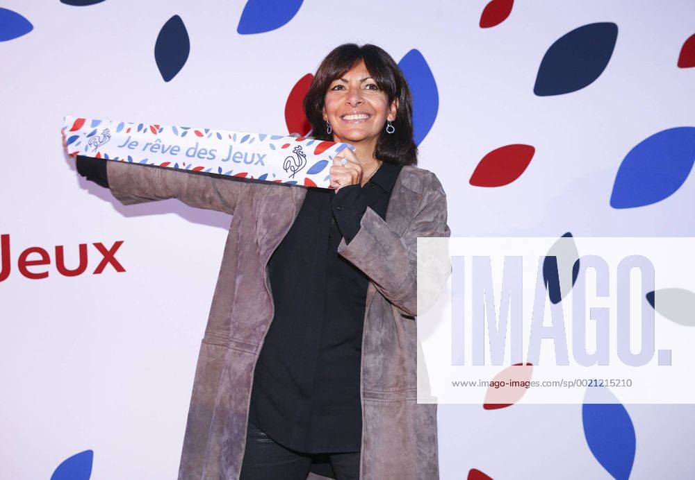 Aktuell Olympia 2024, Ausrichter-Kandidat Paris präsentiert Kampagne Anne Hidalgo Paris bewirbt sich für die Olympischen Sommerspiele 2024 - CNOSF - 25 09 2015 GwendolineLeGoffx