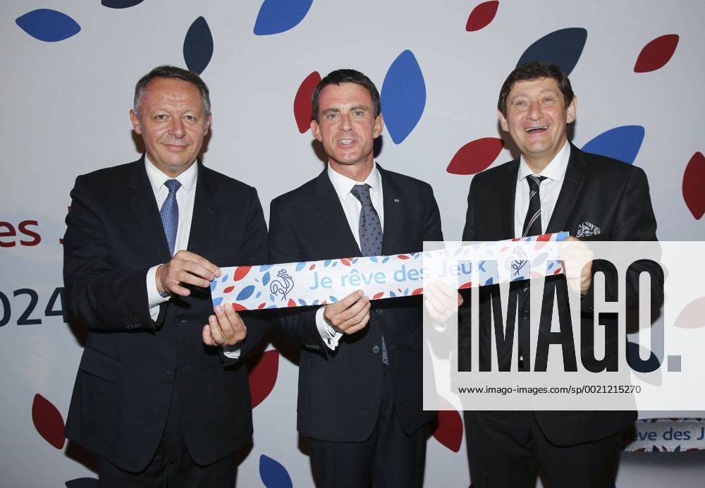 Aktuell Olympia 2024, Ausrichter-Kandidat Paris präsentiert Kampagne Thierry Braillard ( Secretaire d Etat des Sports ) Manuel Valls et Patrick Kanner ( Ministre des sports ) Paris bewirbt sich für die Olympischen Sommerspiele 2024 - CNOSF - 25 09 2015 GwendolineLeGoffx