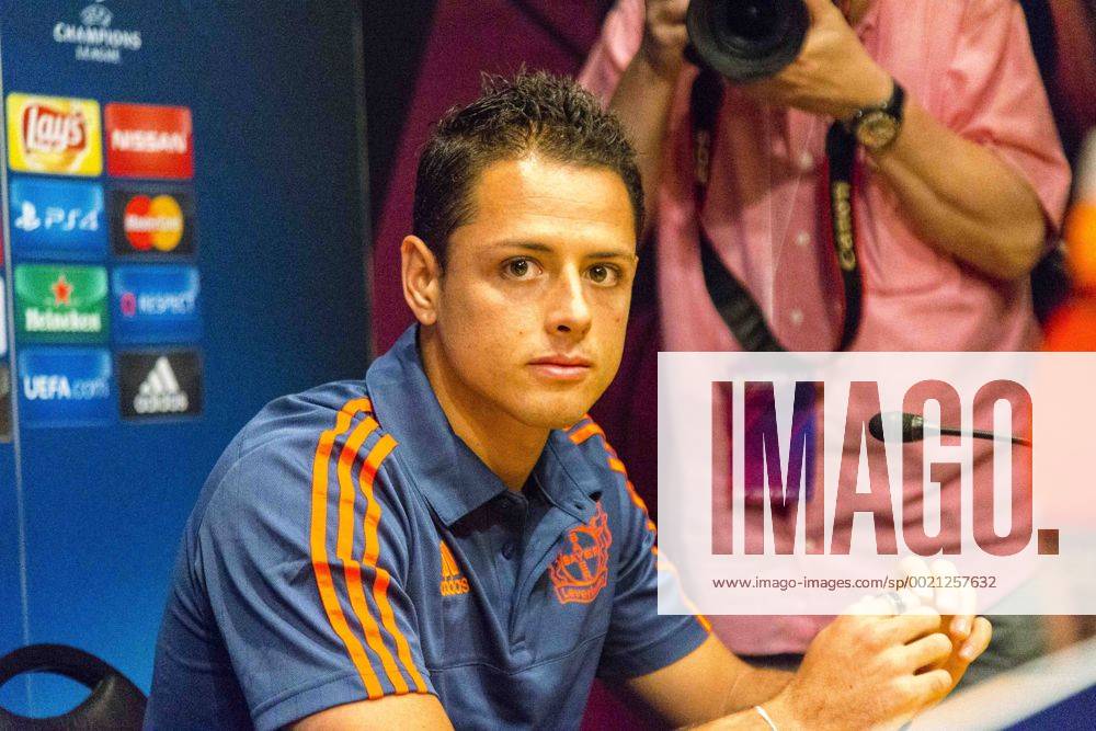 BARCELONA -september 28- SPAIN: Javier Hernandez âÄ?ChicharitoâÄ during the press conference PK Pressekonferenz before the match against FC Barcelona Barca corresponding to the first match of the champions league s group, on september 28, 2015. (Photo: Mikel Trigueros Urbanandsport Cordon Press)