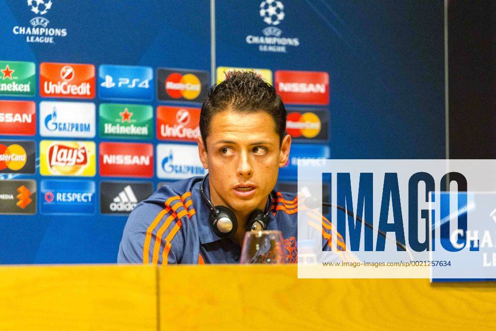 BARCELONA -september 28- SPAIN: Javier Hernandez âÄ?ChicharitoâÄ during the press conference PK Pressekonferenz before the match against FC Barcelona Barca corresponding to the first match of the champions league s group, on september 28, 2015. (Photo: Mikel Trigueros Urbanandsport Cordon Press)