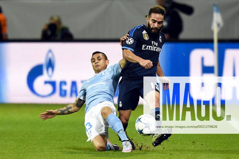 , 150930 Malmö FFs Victor Yoshimar Yotun Flores och Real Madrids Daniel Carvajal Ramos during UEFA Champions League 2015 2016 match between Malmö FF and Real Madrid.