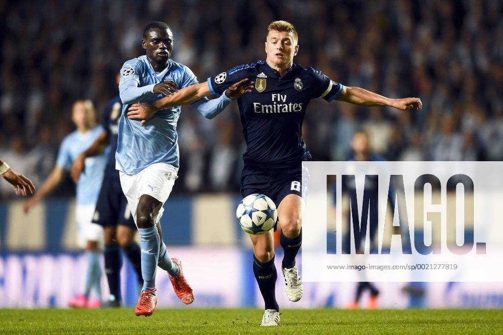 , 150930 Malmö FFs Enoch Kofi Adu och Real Madrids Toni Kroos during UEFA Champions League 2015 2016 match between Malmö FF and Real Madrid.