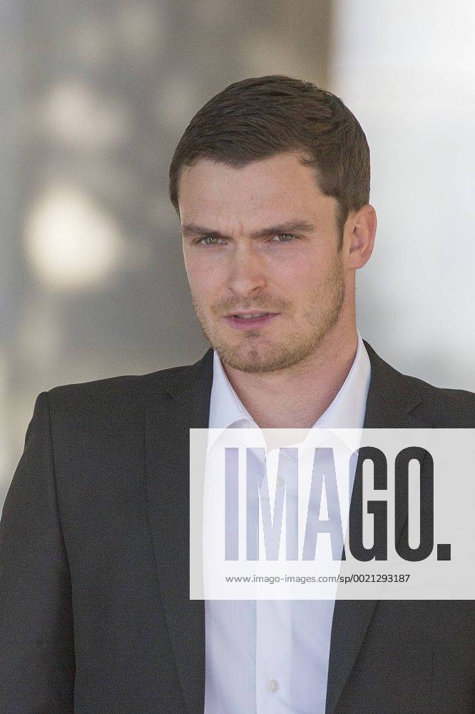 Aktuell Fußball, England, Adam Johnson Gerichtsverhandlung Oct. 2, 2015 - Bradford, yorkshire, UK - ENGLAND footballer Adam Johnson at Bradford court today on child sex charges. The 28-year-old Sunderland winger is set to attend Bradford Crown Court for a pre-trial review. He has previously denied three counts of sexual activity with a child and one count of grooming. Adam Johnson - ZUMAl94_
