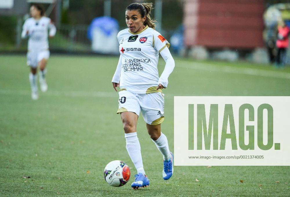 20151007, Vantaa, Finland. Women s Champions League football match PK-35 Vantaa vs FC Roseng?rd at Myymaki Stadium in Vantaa, Fniland. In picture FC Roseng?rd Marta Viera da Silva. Jarno Kuusinen All Over Press FINLAND OUT 1.03555927