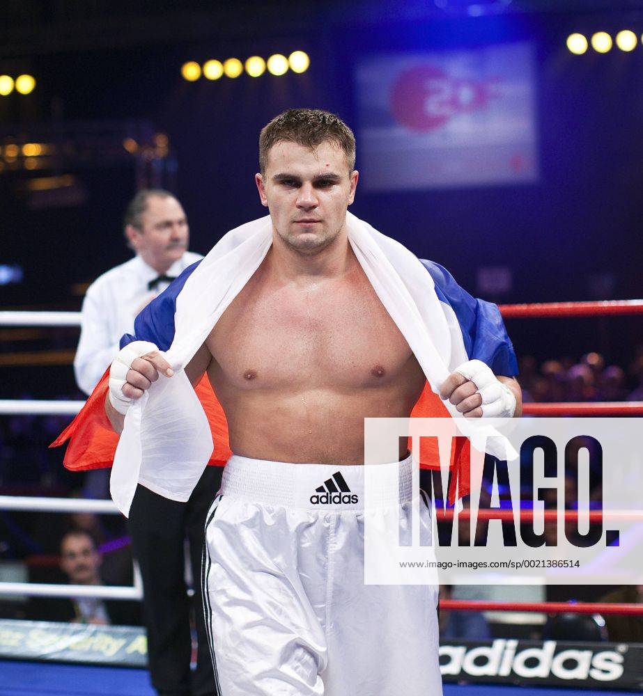 Intercontinental Championship Boytsov vs. Garcia Rostock Germany Boxen in Rostock; WBA Intercontinental Championship Denis Boytsov ( Russia) vs. Israel Carlos Garcia (Puerto Rico) Boytsov mit Fahne