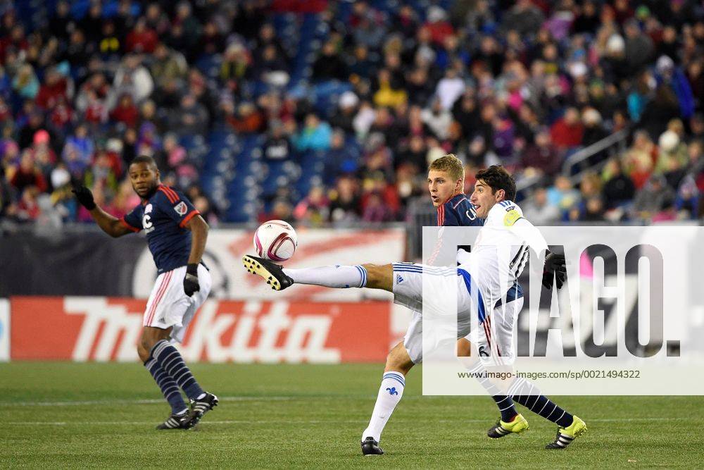 Montreal Impact midfielder Ignacio Piatti (10) plays the ball behind New England Revolution midfielder Scott Caldwell (6) during the MLS Fussball Herren USA game between Montreal Impact and the New England Revolution held at Gillette Stadium in Foxborough Massachusetts. Montreal defeats New England 1-0. MLS 2015: Impact vs Revolution OCT 17 - ZUMAc04_