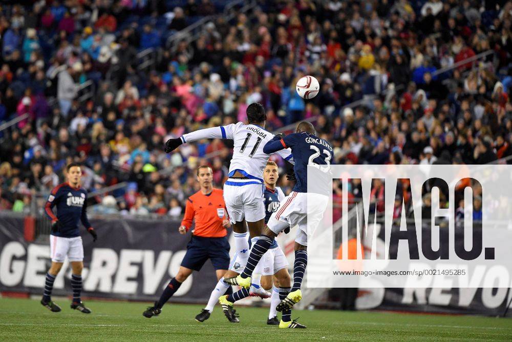 Montreal Impact forward Didier Drogba (11) and New England Revolution defender Jose Goncalves (23) battle for a header during the MLS Fussball Herren USA game between Montreal Impact and the New England Revolution held at Gillette Stadium in Foxborough Massachusetts. Montreal defeats New England 1-0. MLS 2015: Impact vs Revolution OCT 17 - ZUMAc04_