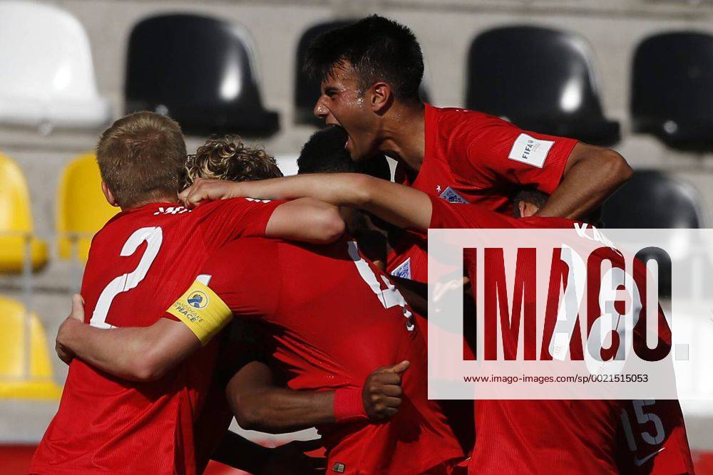 England v Guinea. U 17, Chile World Cup. England s players celebrate their goal against Guinea during the Under 17 Chile World Cup at the Federico Sanchez Rumoroso stadium in Coquimbo 17 10 2015 AndresxPina Photosport England v Guinea,