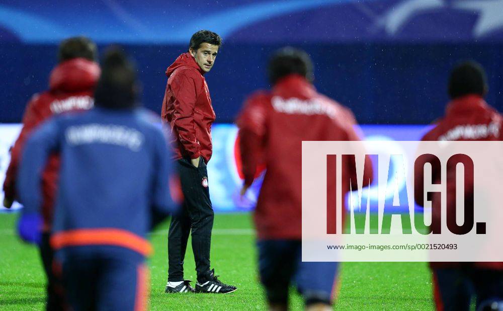Olympiakos training 19.10.2015., Croatia, Zagreb - Training of the Greek football team Olympiakos ahead of tomorrow s match of 3rd round of the Champions League against Dinamo. Marco Silva. SlavkoxMidzor PIXSELL