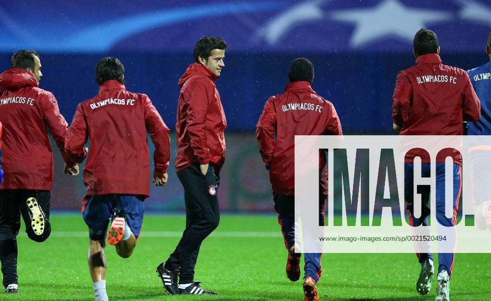 Olympiakos training 19.10.2015., Croatia, Zagreb - Training of the Greek football team Olympiakos ahead of tomorrow s match of 3rd round of the Champions League against Dinamo. Marco Silva. SlavkoxMidzor PIXSELL