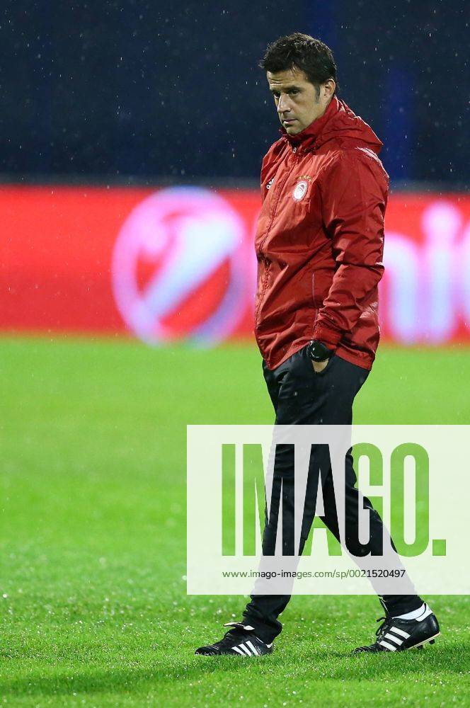 Olympiakos training 19.10.2015., Croatia, Zagreb - Training of the Greek football team Olympiakos ahead of tomorrow s match of 3rd round of the Champions League against Dinamo. Marco Silva. SlavkoxMidzor PIXSELL