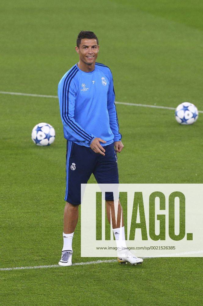 Cristiano Ronaldo FOOTBALL : Training Real Madrid - Champions League - 20 10 2015 GwendolineLeGoffx