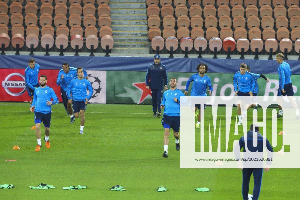 Echauffement equipe FOOTBALL : Training Real Madrid - Champions League - 20 10 2015 GwendolineLeGoffx