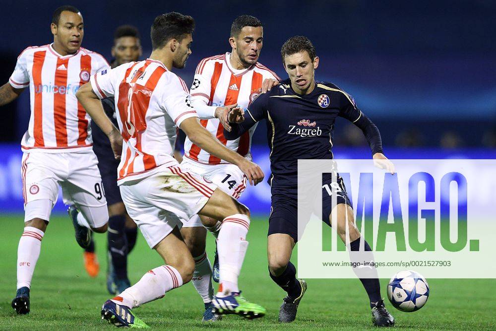 UEFA Champions League, Group F, Round 3, GNK Dinamo - FC Olympiakos 20.10.2015., Croatia, Zagreb - Maksimir Stadium - UEFA Champions League, Group F, Round 3, GNK Dinamo - FC Olympiakos. Omar Elabdellaoui, Josip Pivaric. GoranxStanzl PIXSELL