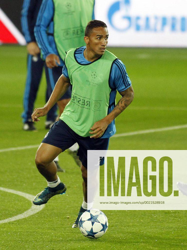 Real Madrid training session at PSG stadium before the Champions League match. In this picture, Danilo. RIVEROx